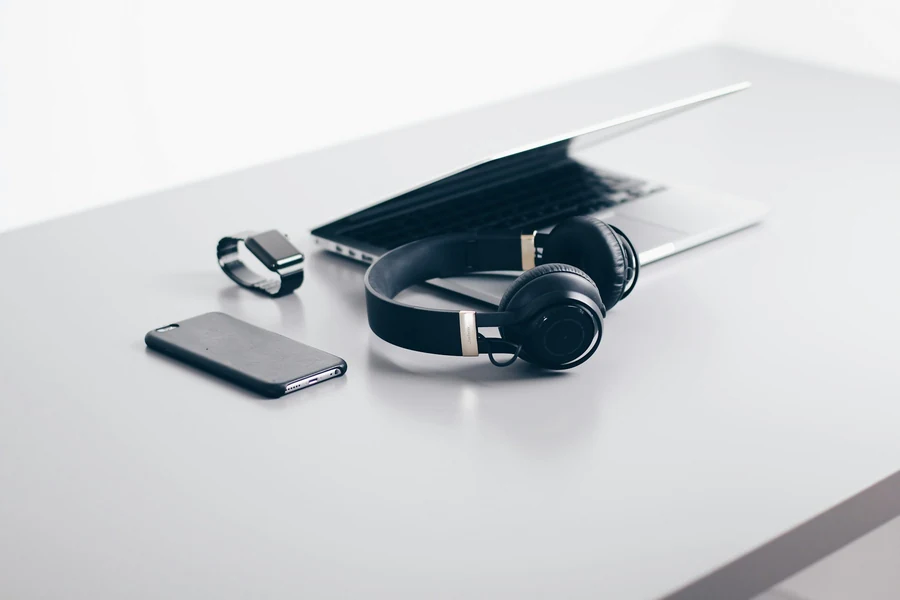 Mobiles & Electronics